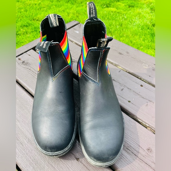 Rainbow Pride Blundstones . Size 12 - Picture 2 of 5